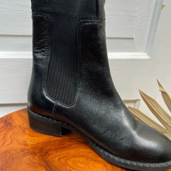 Gentle Souls Women's Bernadette Chelsea Leather Bootie Black Size 7.5 Ankle Boot - Picture 2 of 13